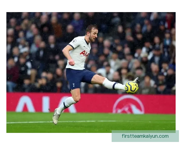 英超豪门转会动态分析：各大球队备战新赛季需加强阵容深度